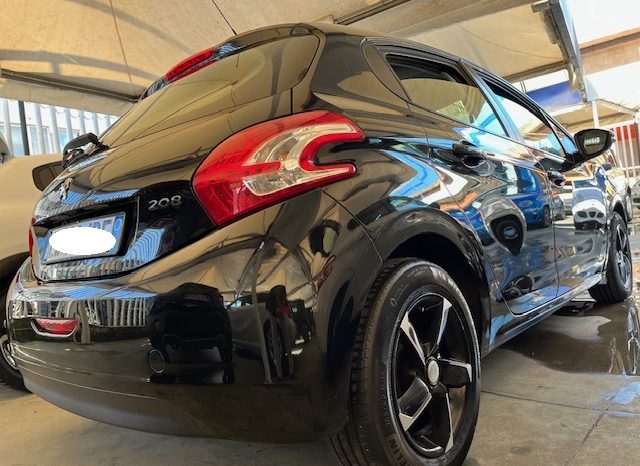 
								PEUGEOT 208 1,4 DIESEL pieno									