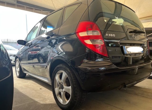 
								MERCEDES A180 pieno									
