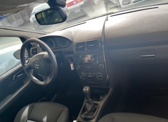 
								MERCEDES A180 pieno									