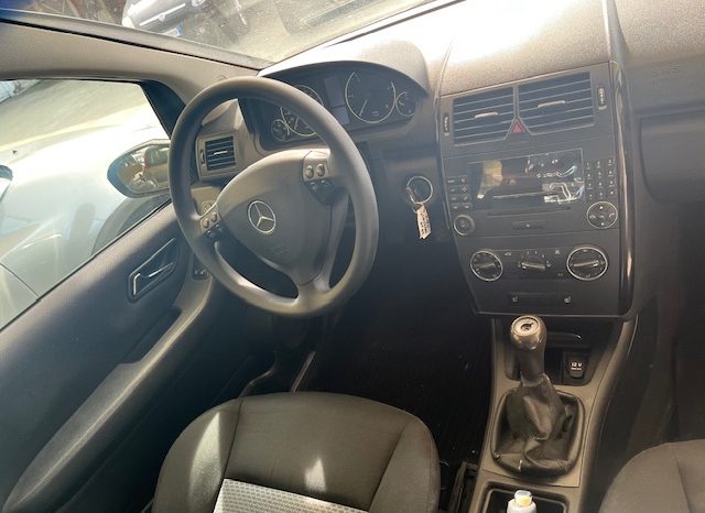 
								MERCEDES A180 pieno									