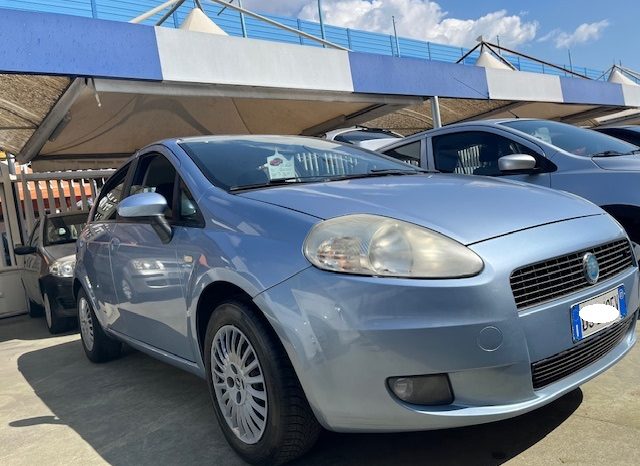 
								FIAT GRANDE PUNTO pieno									