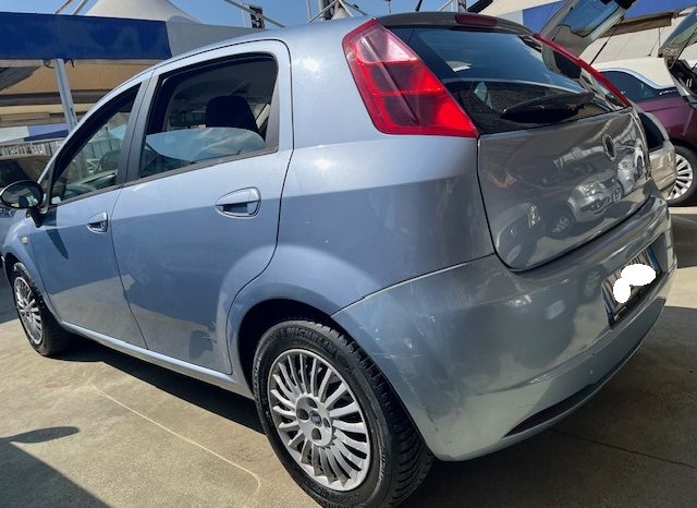 
								FIAT GRANDE PUNTO pieno									