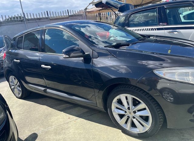 
								RENAUTL MEGANE pieno									