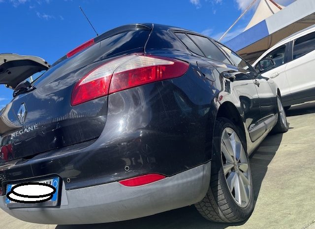 
								RENAUTL MEGANE pieno									
