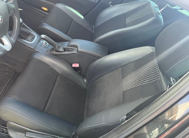 
								RENAUTL MEGANE pieno									