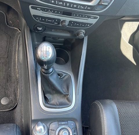 
								RENAUTL MEGANE pieno									