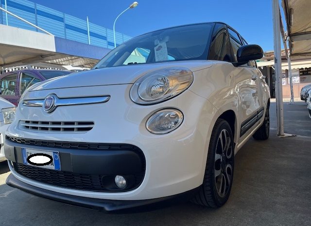 
								FIAT 500L pieno									
