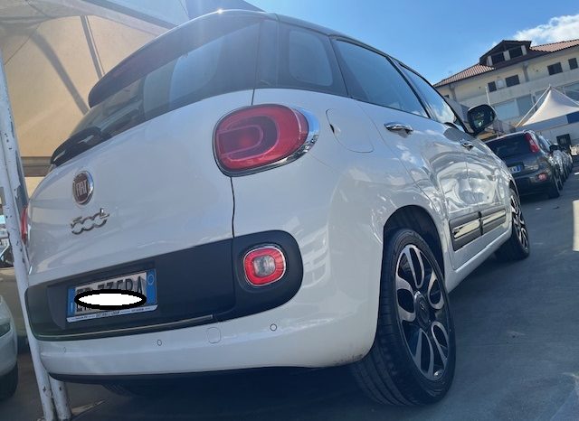 
								FIAT 500L pieno									