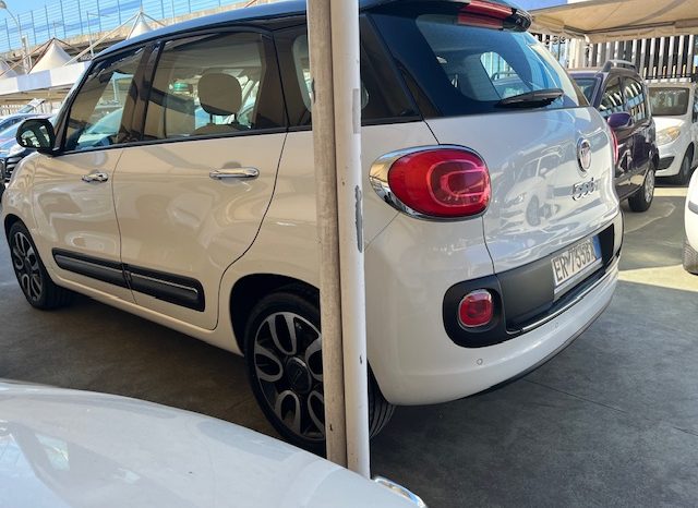 
								FIAT 500L pieno									