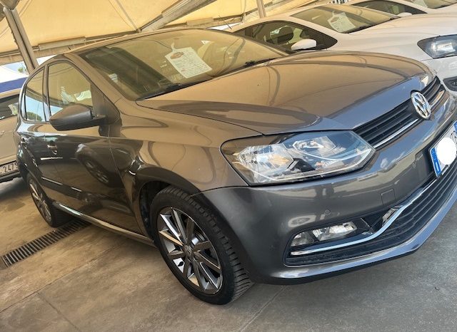 
								VOLKSWAGEN POLO pieno									