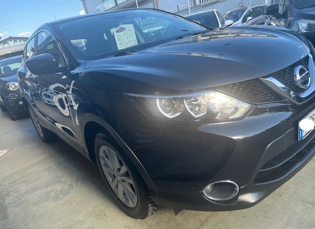 
								NISSAN QASHQAI pieno									