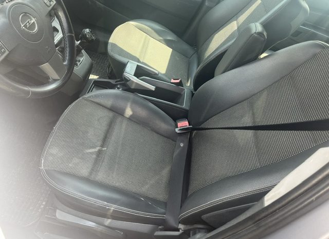 
								OPEL ZAFIRA pieno									