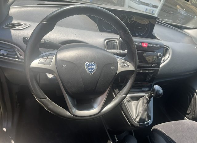 
								LANCIA YPSILON AUTOMATICA pieno									
