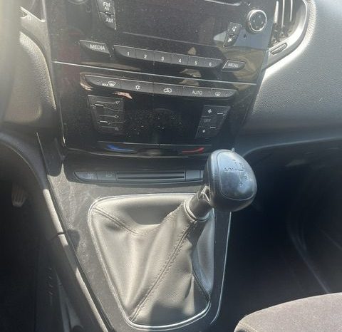 
								LANCIA YPSILON AUTOMATICA pieno									