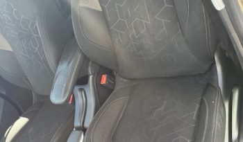 
									PEUGEOT 2008 pieno								