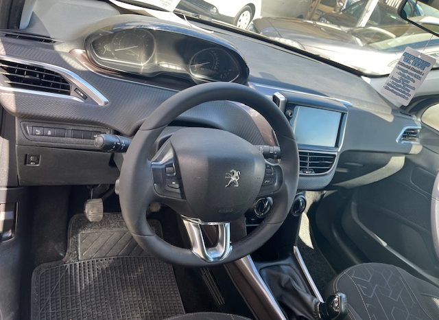 
								PEUGEOT 2008 pieno									