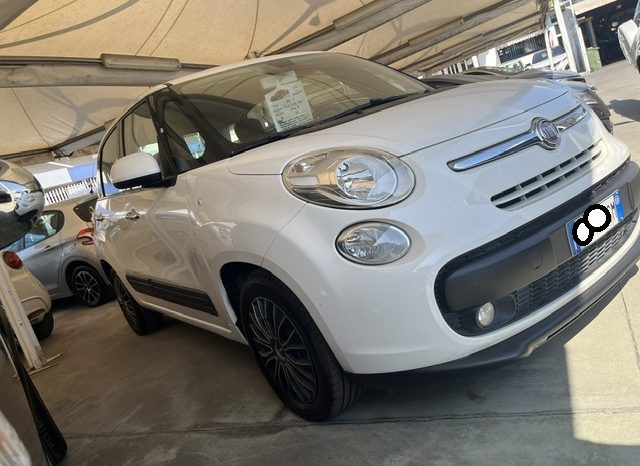 
								FIAT 500L pieno									