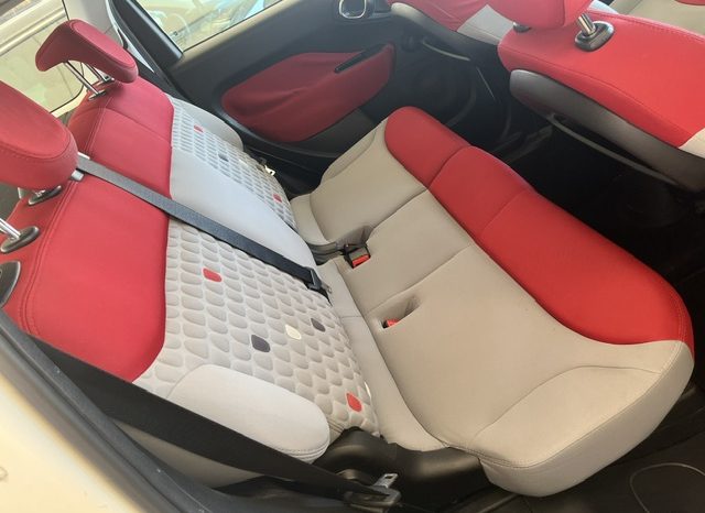 
								FIAT 500L pieno									