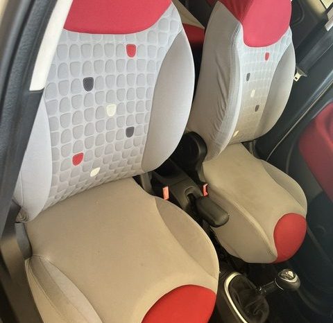 
								FIAT 500L pieno									