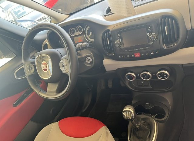 
								FIAT 500L pieno									