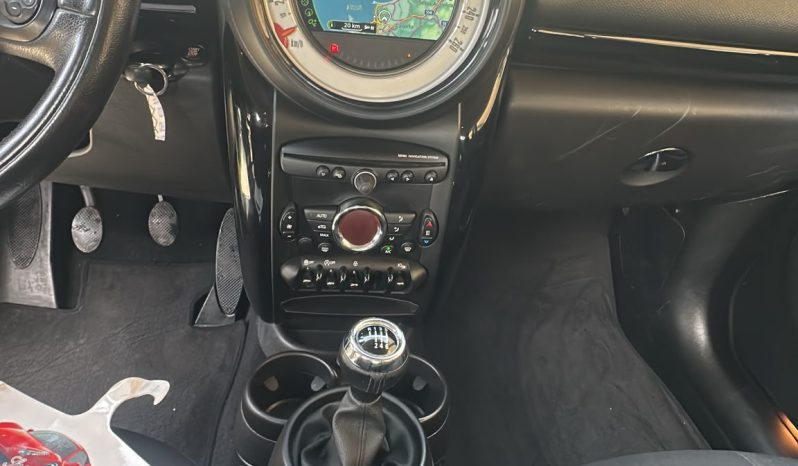 
								MINI COUNTRYMAN pieno									