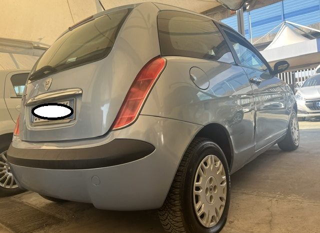 
								LANCIA YPSILON 1,2 pieno									