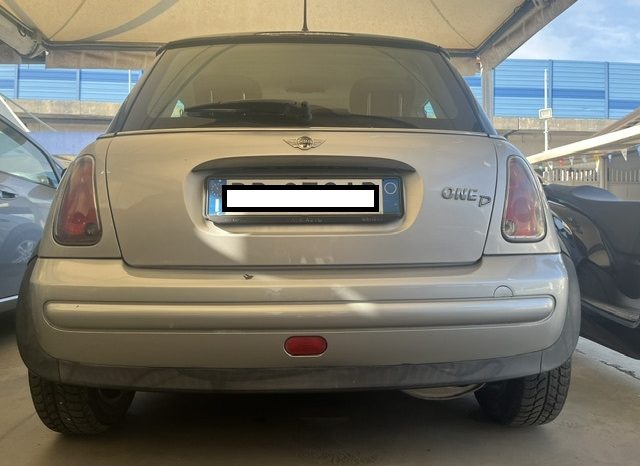 
								MINI ONE D pieno									