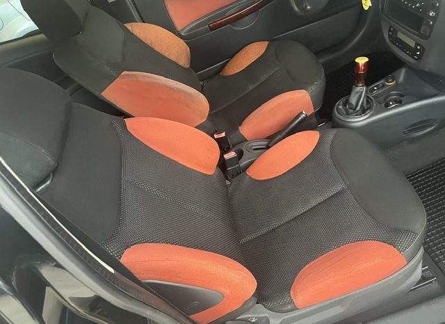 
								CITROEN C2 pieno									