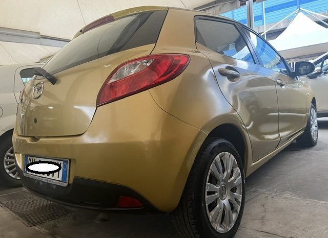 
								MAZDA 2 pieno									