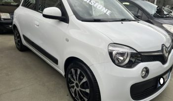 
									RENAULT TWINGO pieno								