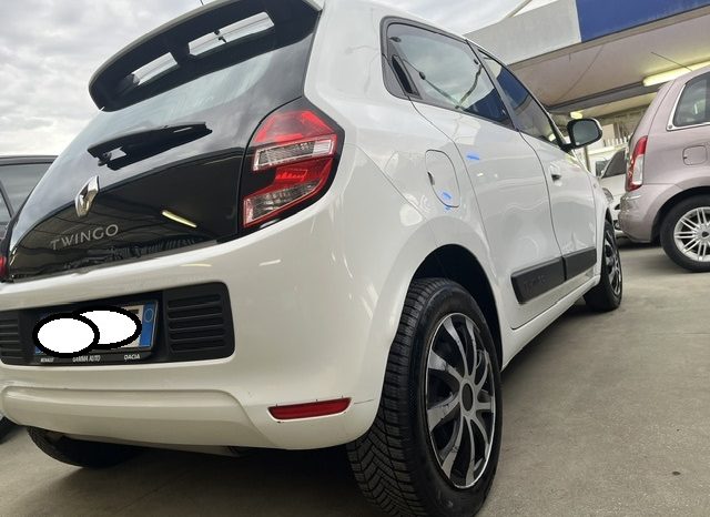 
								RENAULT TWINGO pieno									