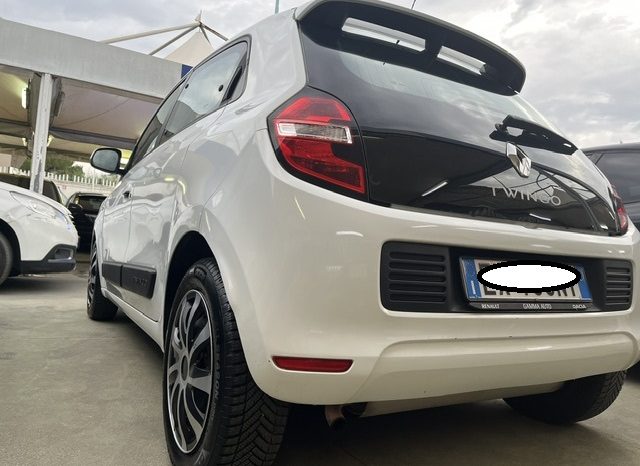 
								RENAULT TWINGO pieno									