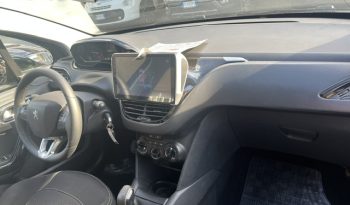 
									PEUGEOT 208 2017 pieno								