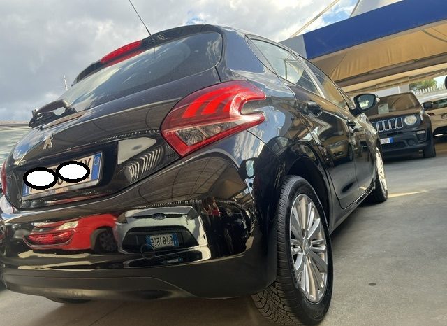 
								PEUGEOT 208 2017 pieno									