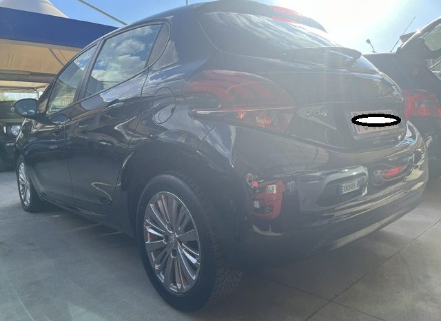 
								PEUGEOT 208 2017 pieno									