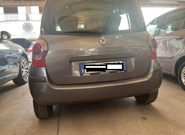 
								RENAULT MODUS pieno									