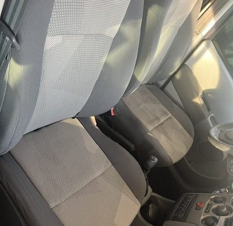 
								RENAULT MODUS pieno									