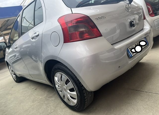 
								TOYOTA YARIS 1,4 DIESEL pieno									
