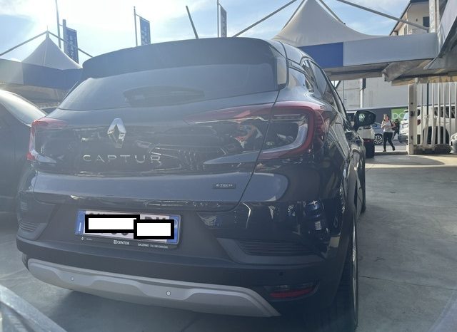
								RENAULT CAPTUR 2023 AUTOMATICA pieno									