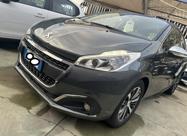 
								PEUGEOT 208 pieno									