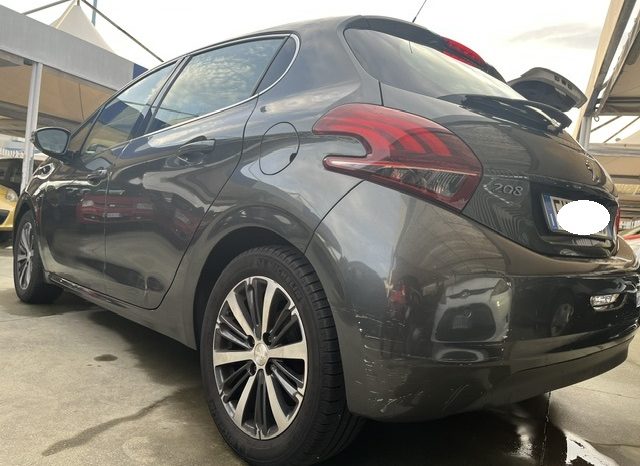 
								PEUGEOT 208 pieno									