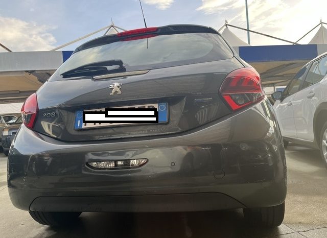 
								PEUGEOT 208 pieno									