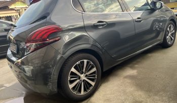 
									PEUGEOT 208 pieno								