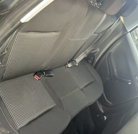 
								PEUGEOT 208 pieno									