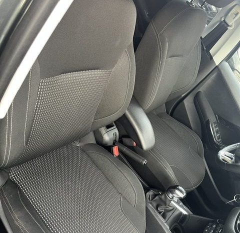
								PEUGEOT 208 pieno									