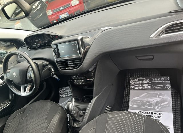 
								PEUGEOT 208 pieno									