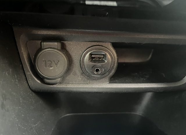 
								PEUGEOT 208 pieno									